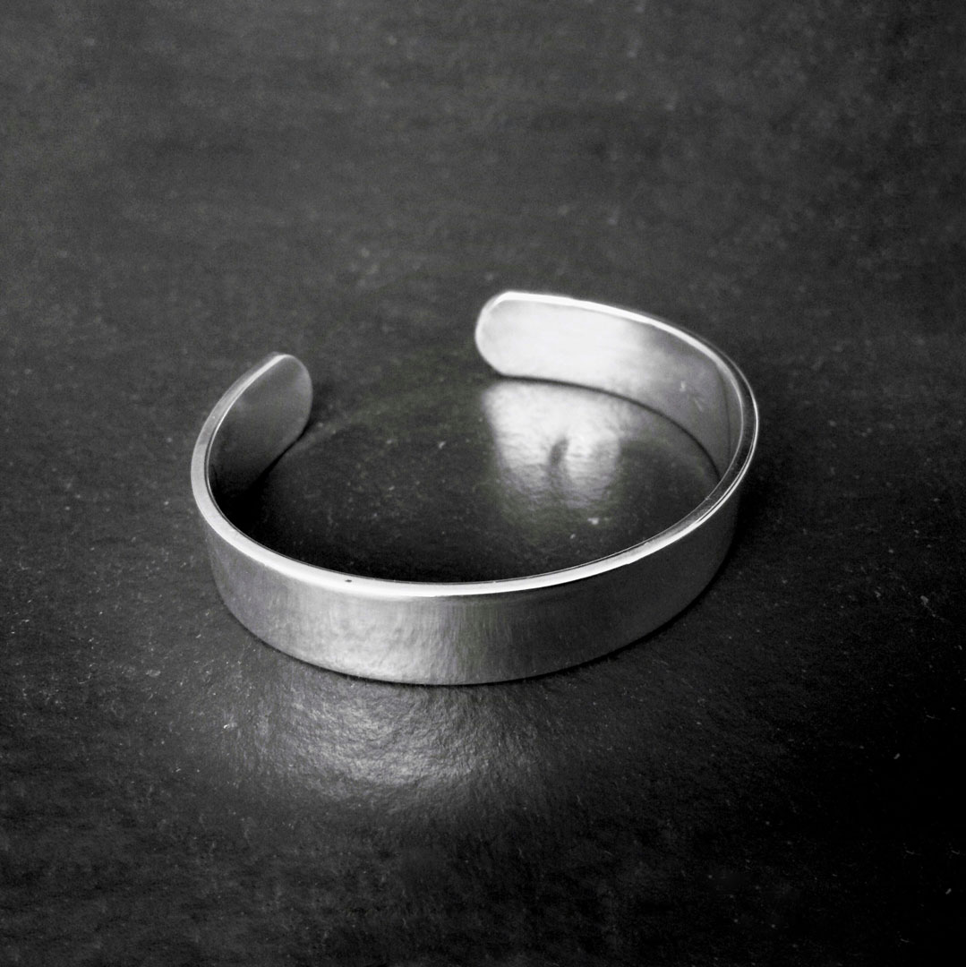 [ jewelry bangles / bracelets